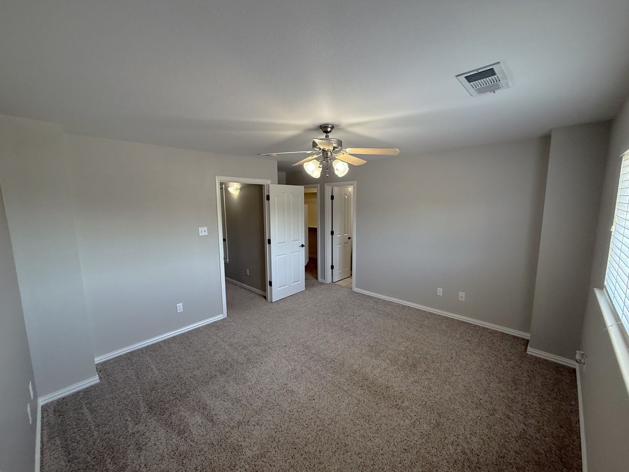 512 Oak Ridge Drive - Photo 4 of 9