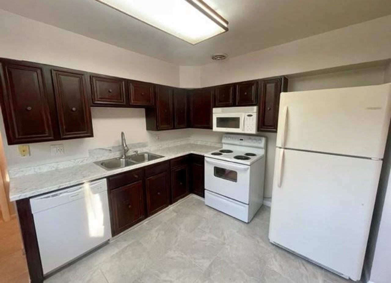 3169 W Grand Ave - Photo 3 of 9