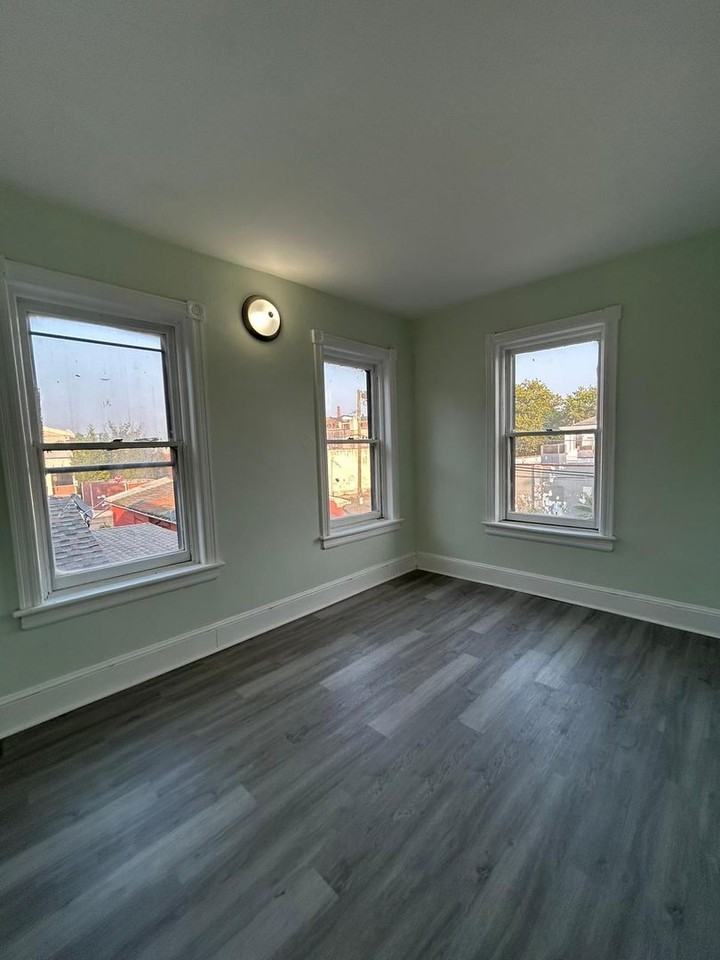 119 Culbertson Ave - Photo 3 of 17