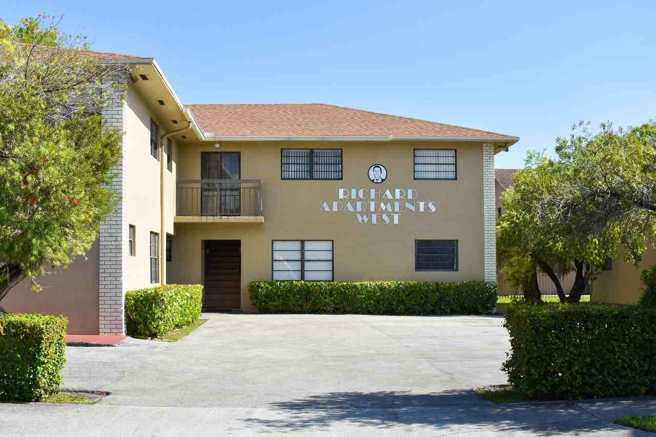 Westland Manor - Photo 7 of 50