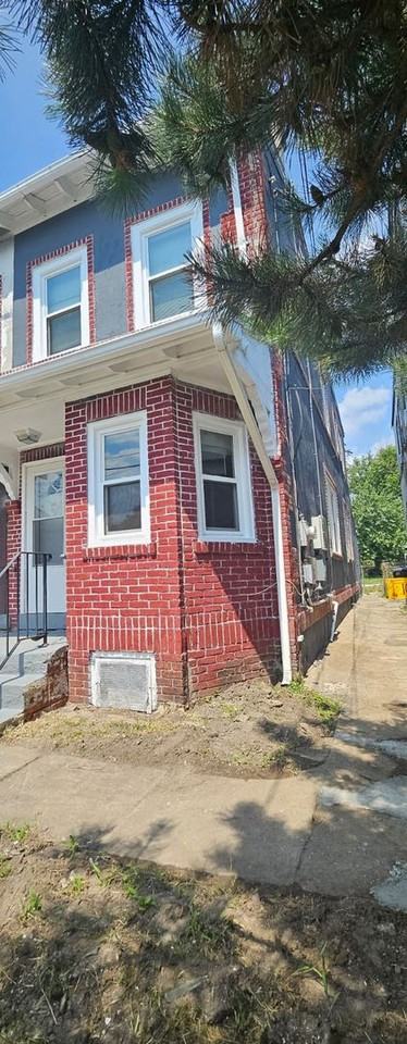 218 Wayne Avenue - Photo 2 of 14