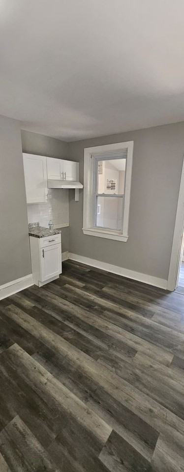 218 Wayne Avenue - Photo 5 of 14