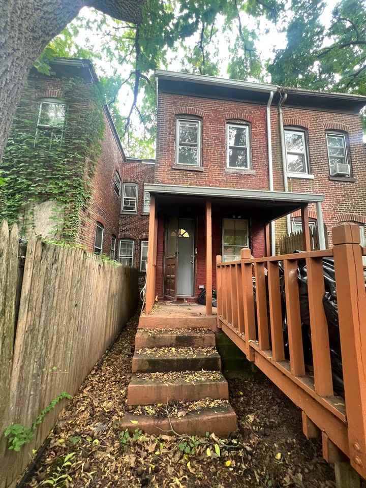 35 General Greene Ave - Photo 6 of 14