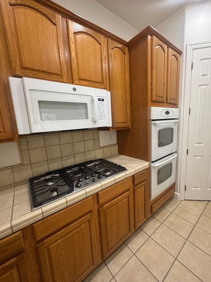 709 Woodacre Dr - Photo 6 of 22