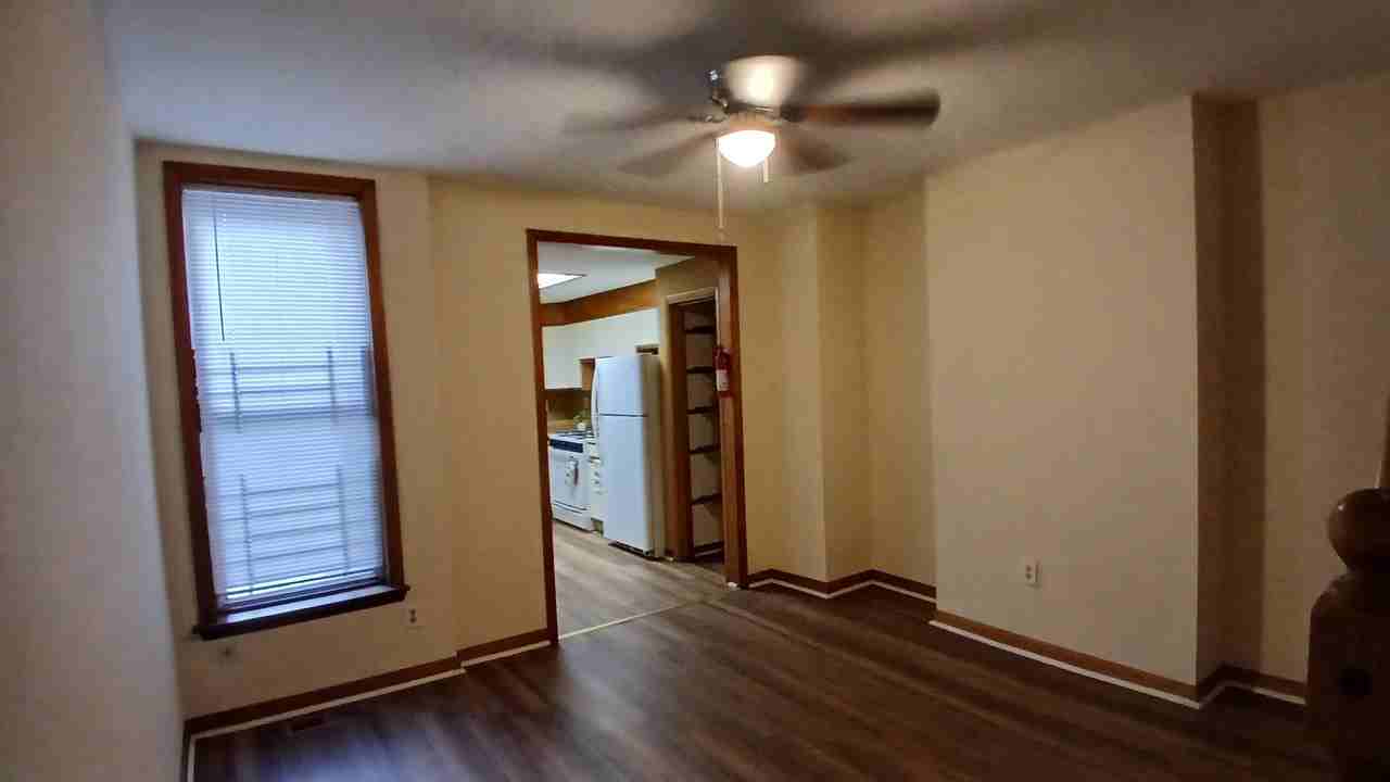 2210 Sidney Avenue - Photo 7 of 18