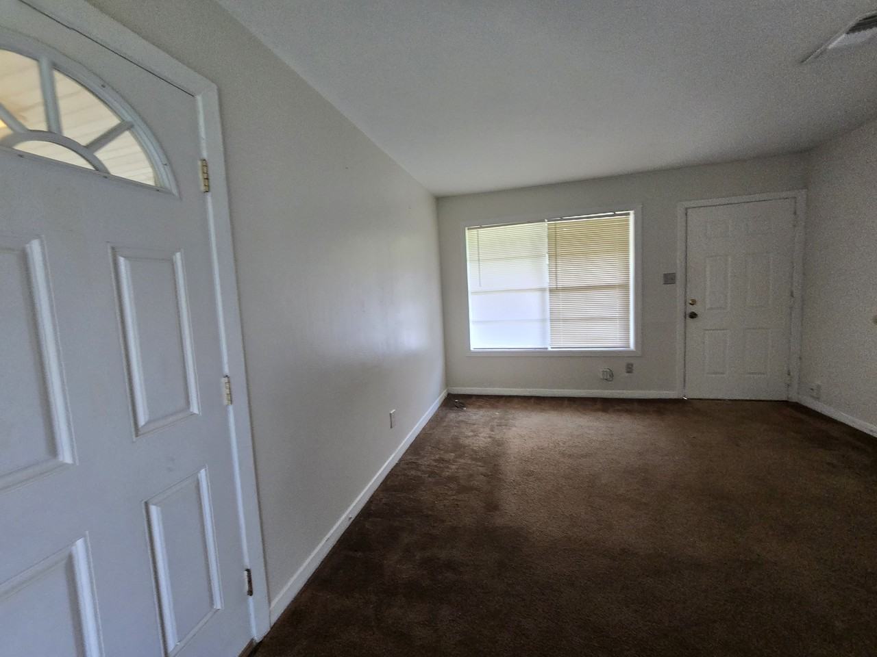 916 Twinbrook Ave - Photo 3 of 16