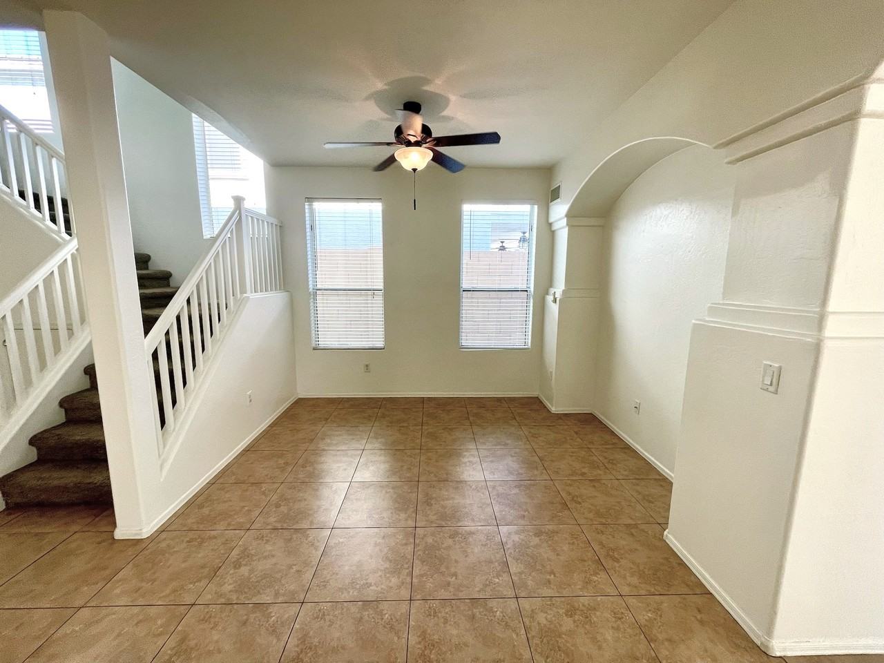 13437 W Rhine Ln - Photo 7 of 50