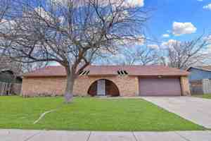 featured image of 406 West Voelter Avenue