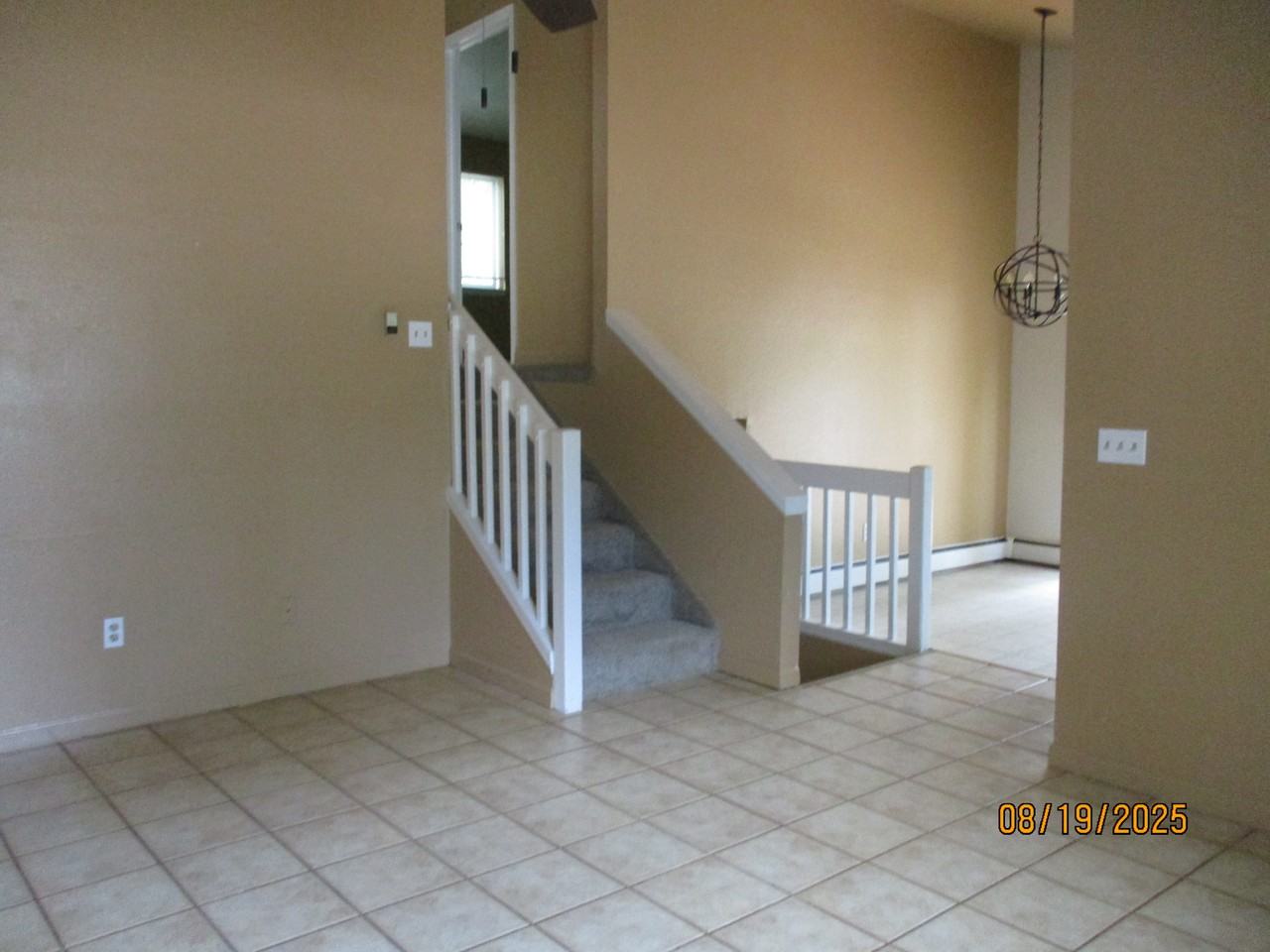 491 N Raynolds Ave - Photo 2 of 15