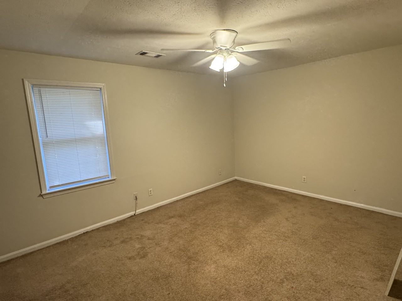 6430 King William Dr - Photo 4 of 10