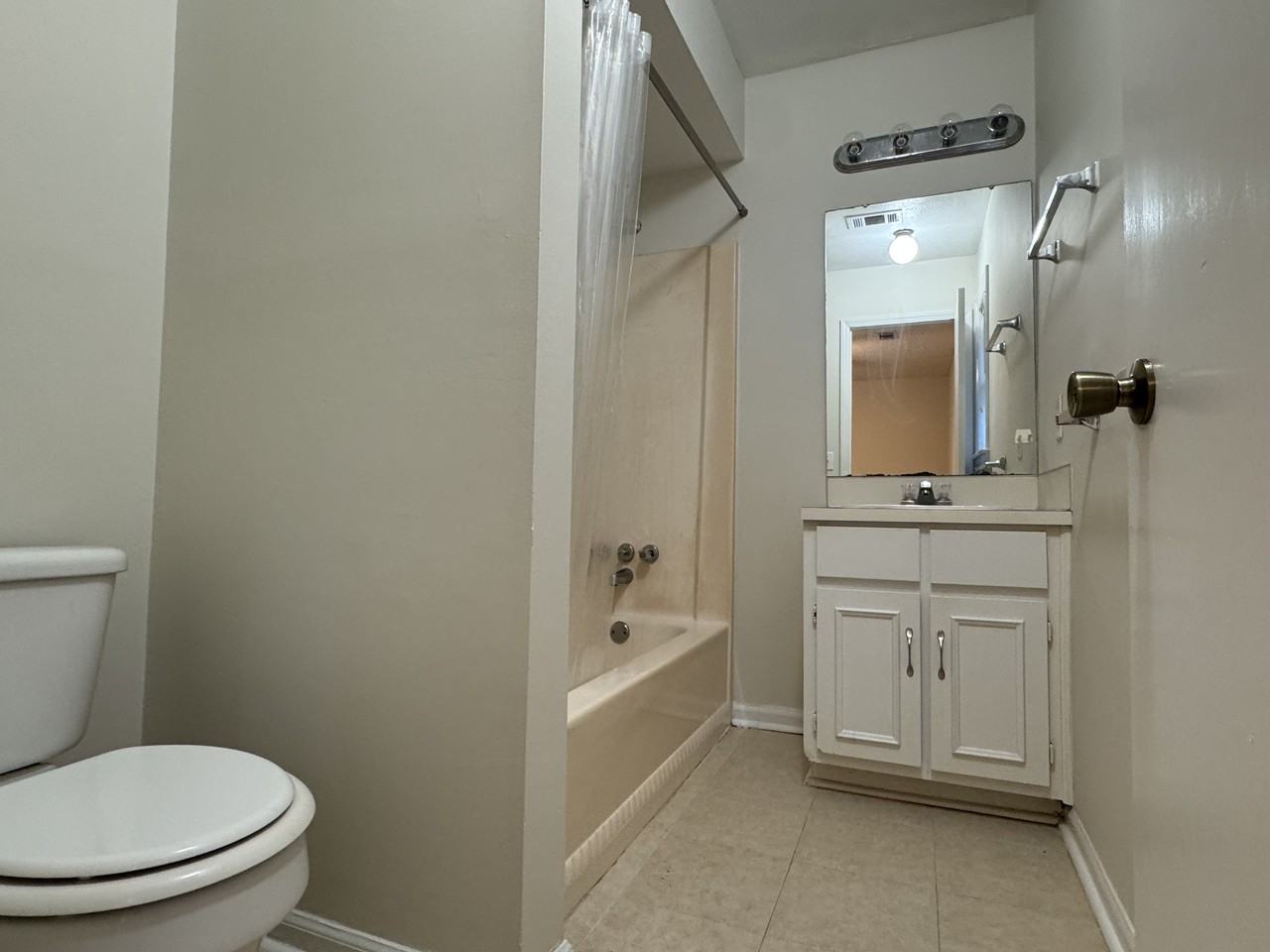 6430 King William Dr - Photo 5 of 10