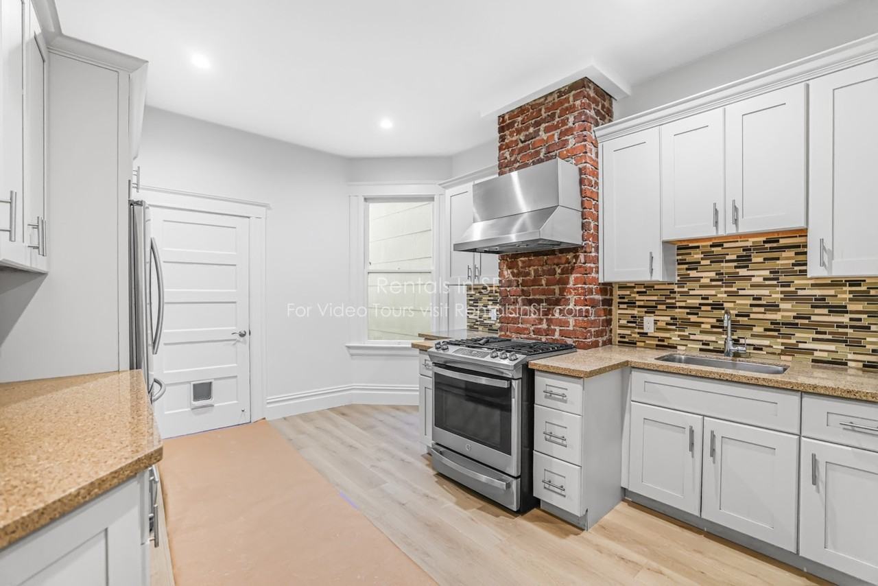 1553 Masonic Ave - Photo 3 of 17