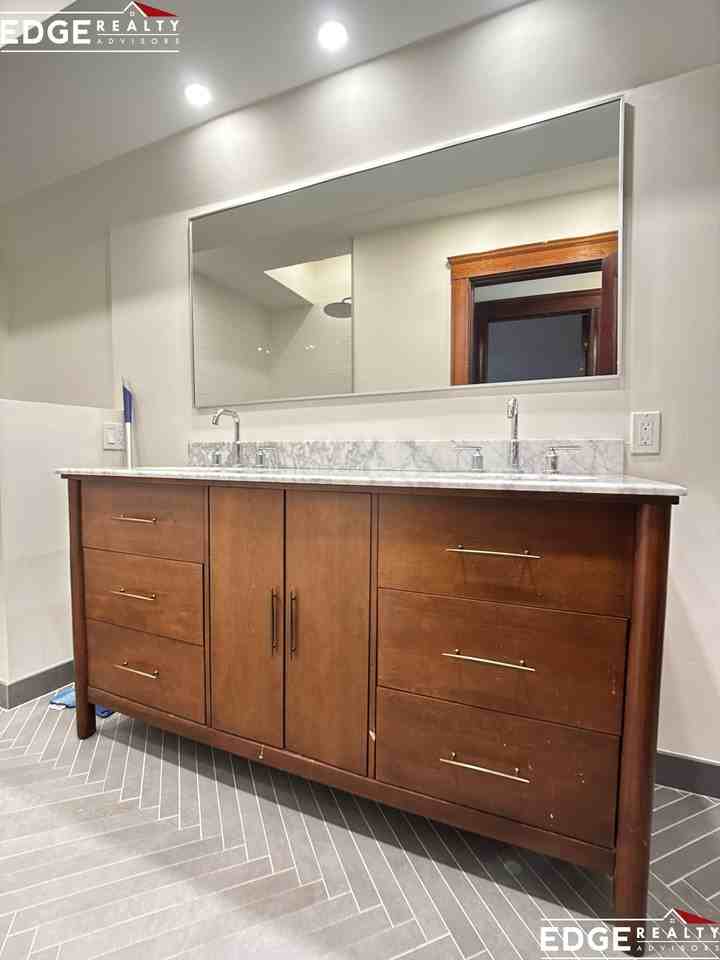 92 Litchfield St - Photo 3 of 14