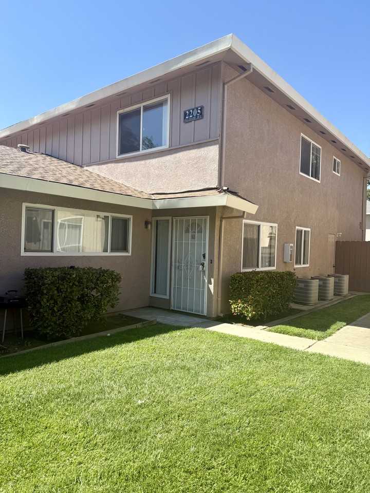 2205 Palisade Ave #3 - Photo 2 of 16