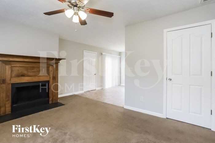 11 Chelsea Ln - Photo 3 of 15