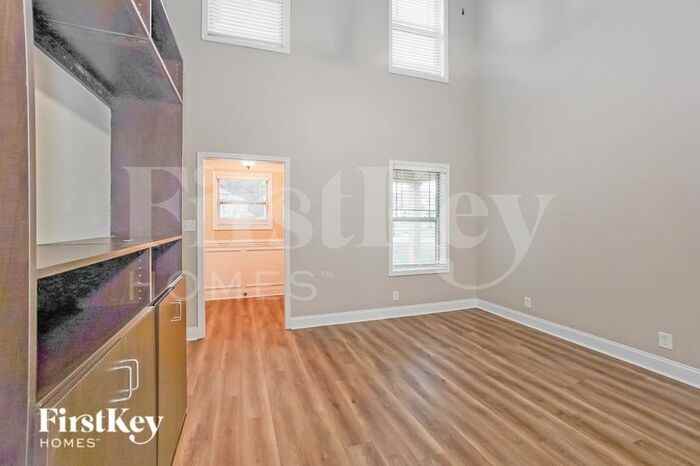 100 Irishman Way - Photo 3 of 19