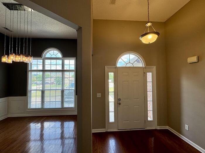 104 Appleberry Ln - Photo 2 of 31