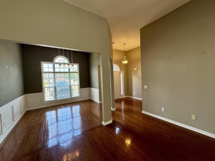 104 Appleberry Ln - Photo 3 of 31