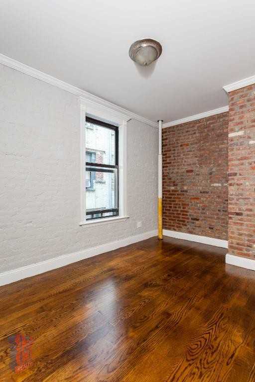 E 18th St #02D - Photo 6 of 9