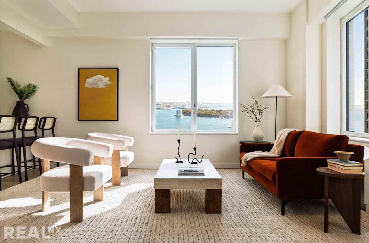 Water St #1809 - Photo 2 of 11