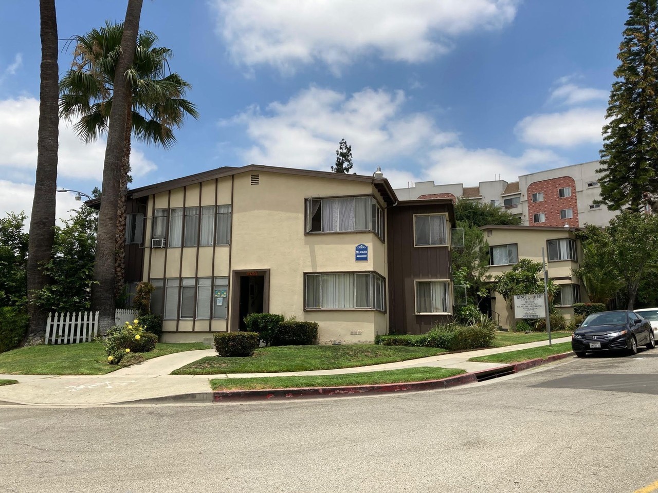 Reno Hoover Apartments..Gorgeous Newly Remodeled Spacious One Bedroom! - Photo 2 of 4