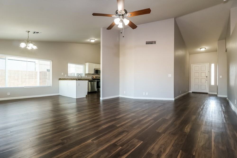 10258 W Pasadena Ave - Photo 4 of 16