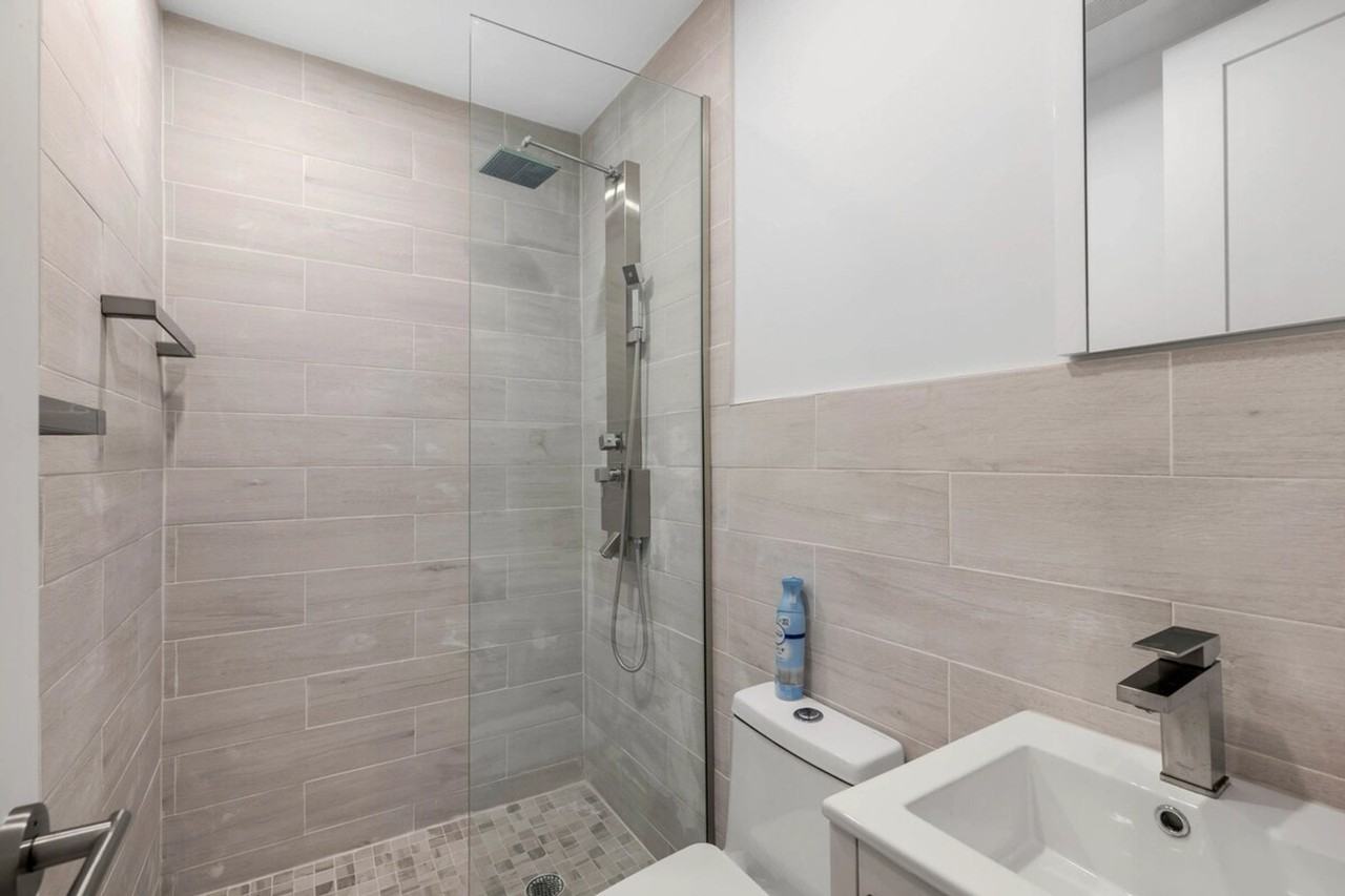 27E E 128th St #1285573P - Photo 4 of 11