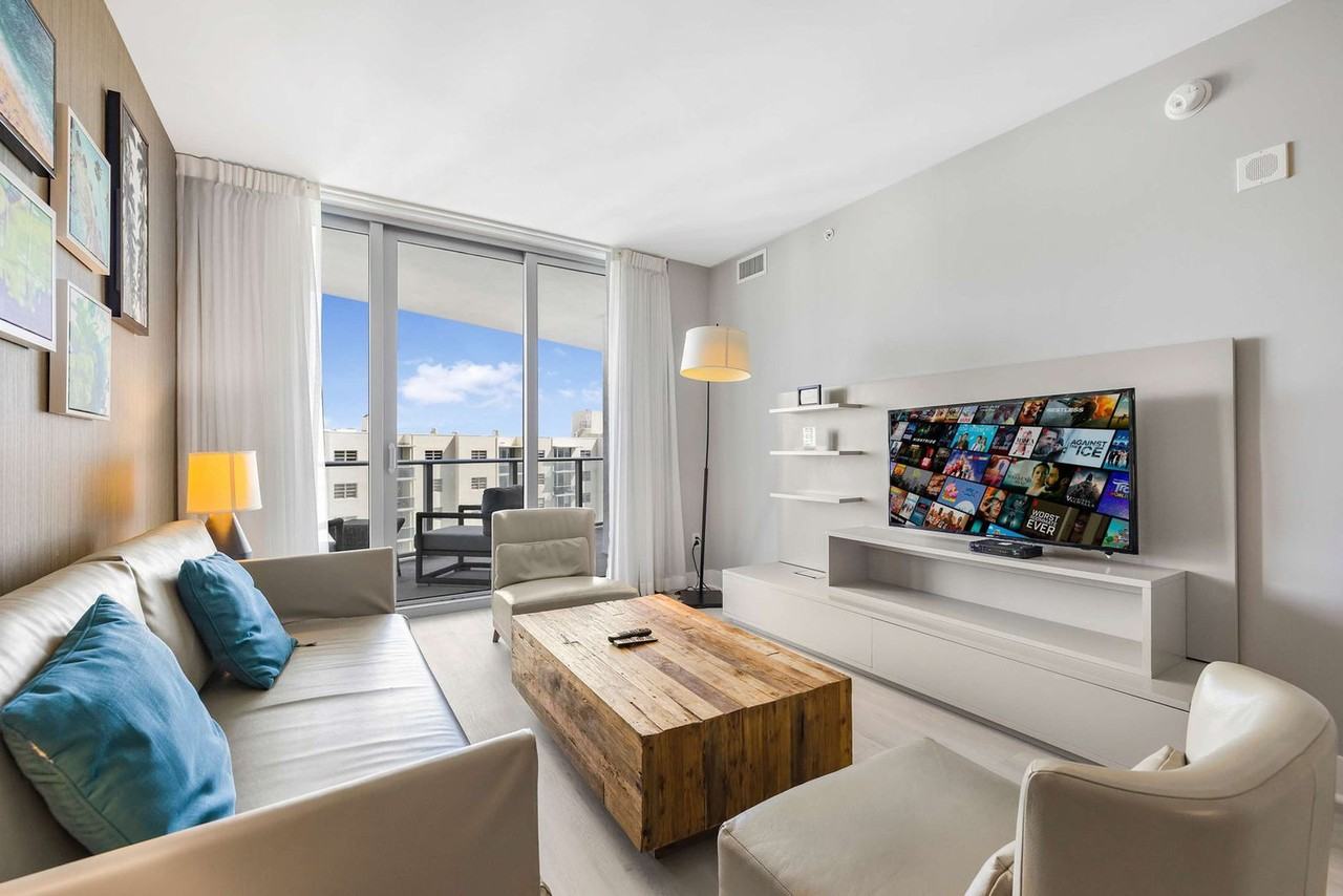 4111 South Ocean Drive - Photo 3 of 87