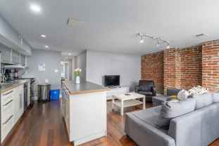 2452 1/2 18th St Nw - Photo 1 of 1