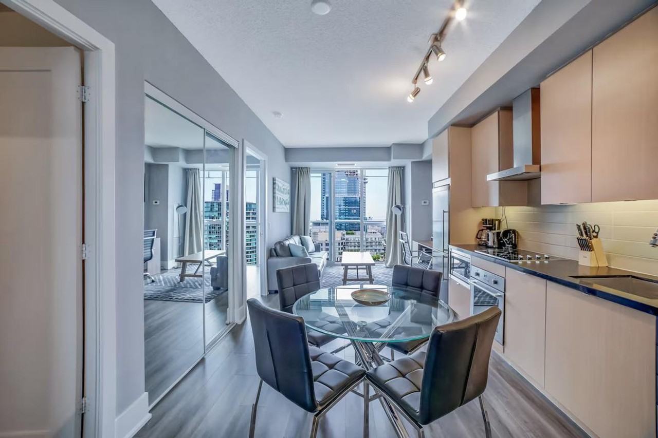 299 Front Street West - Photo 2 of 58