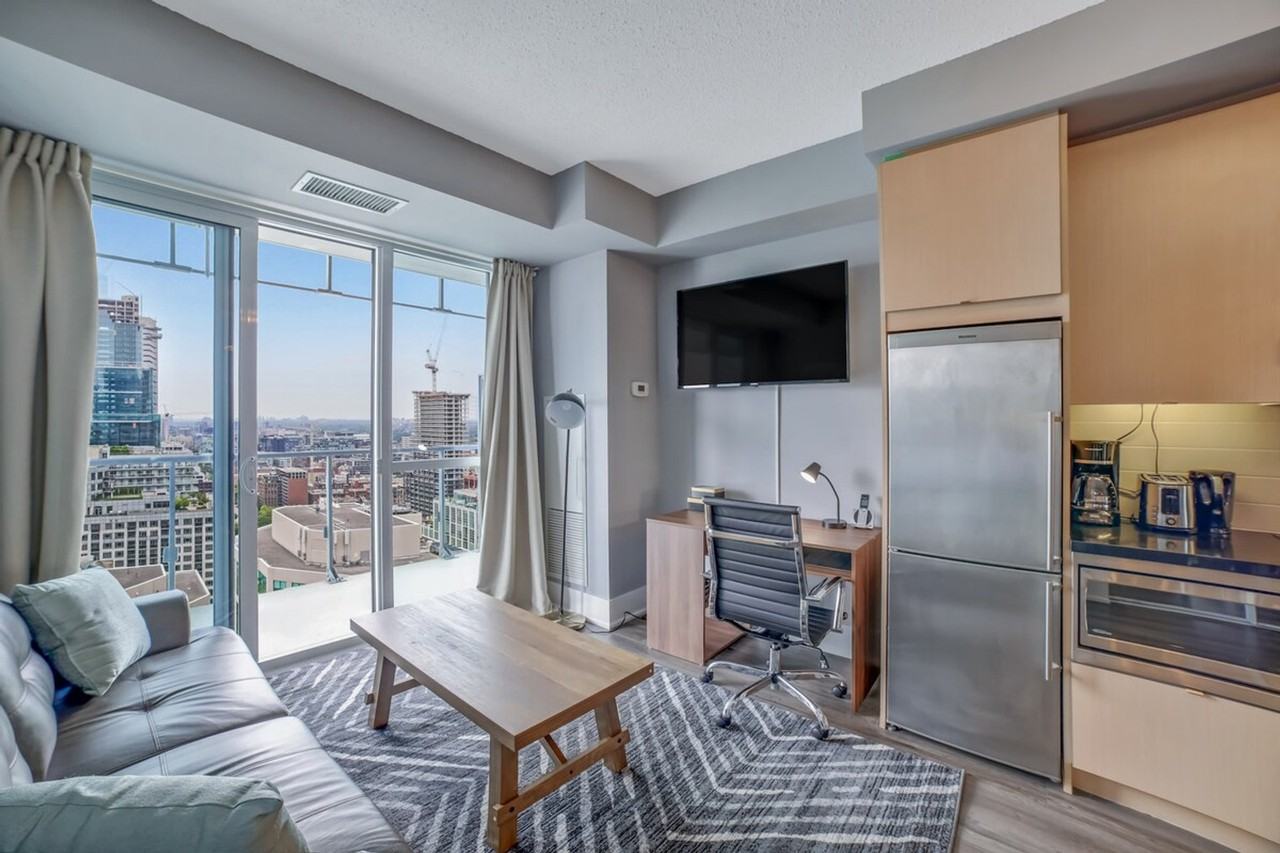 299 Front Street West - Photo 4 of 58