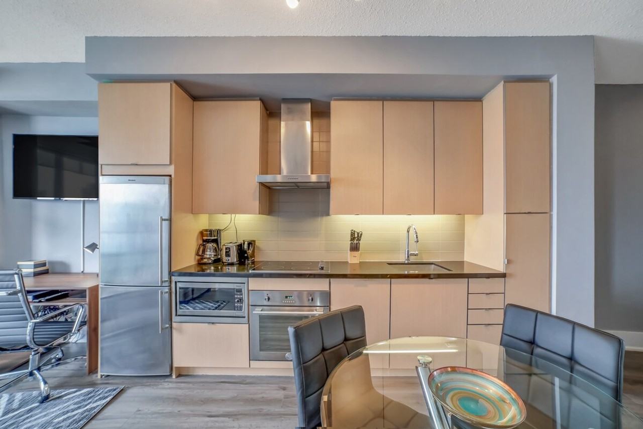 299 Front Street West - Photo 5 of 58