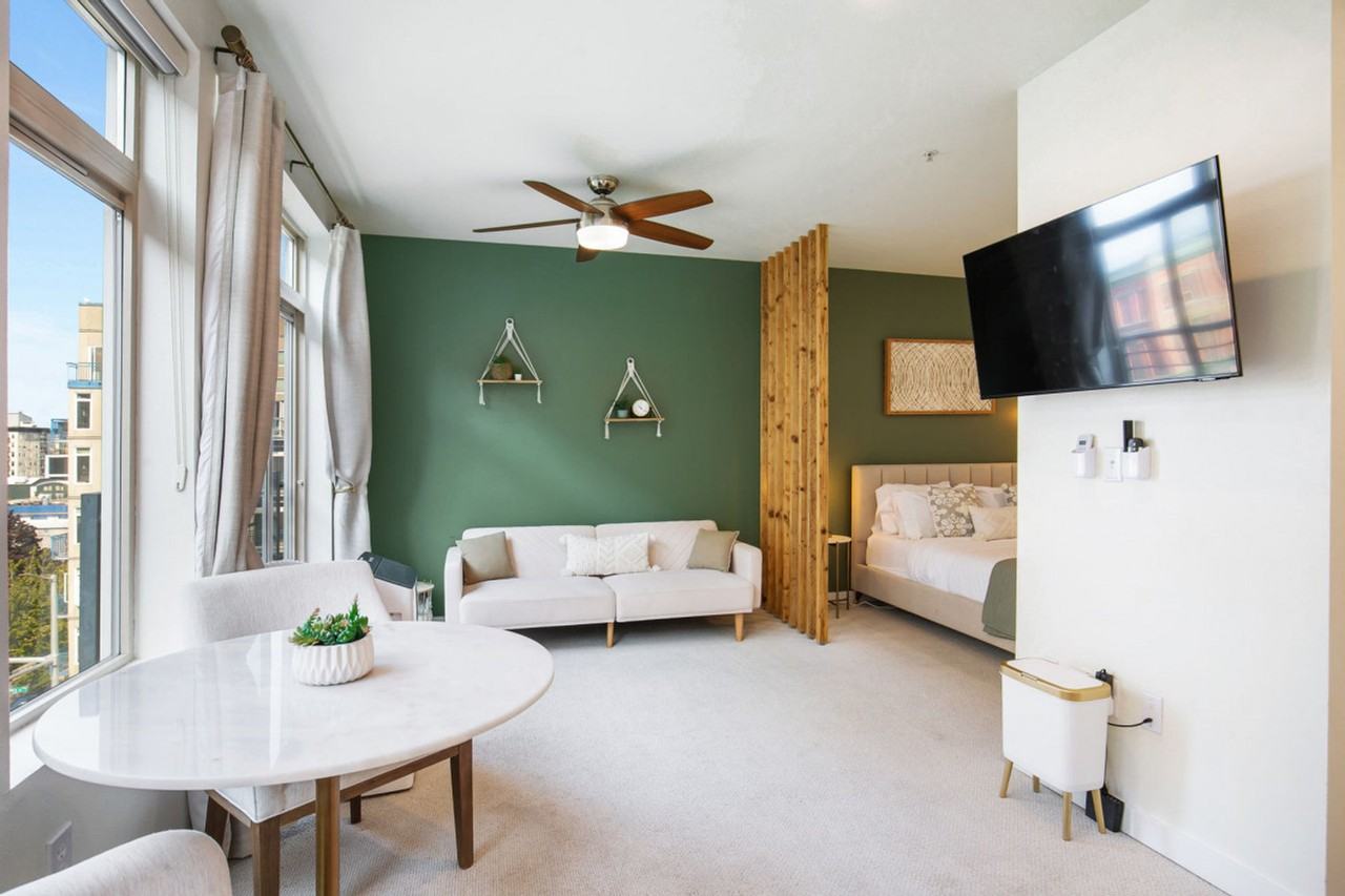 2324 1st Avenue - Photo 4 of 59