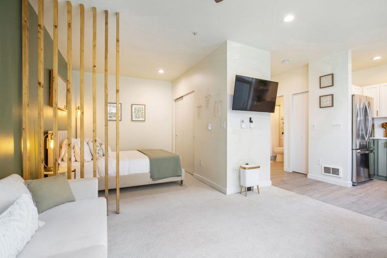 2324 1st Avenue - Photo 5 of 59