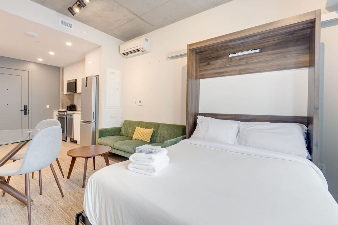 742 Rue William - Photo 5 of 35