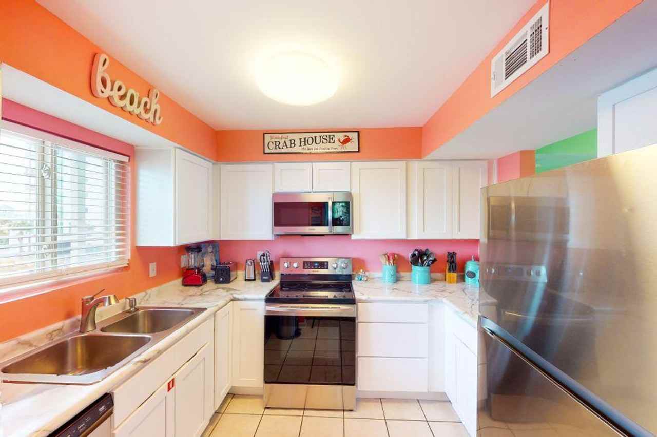 1988 West Beach Boulevard - Photo 3 of 30