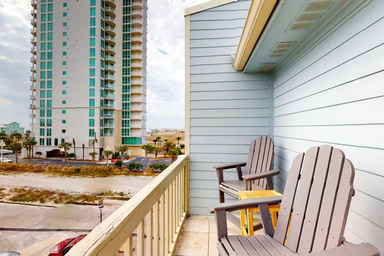 1988 West Beach Boulevard - Photo 7 of 30