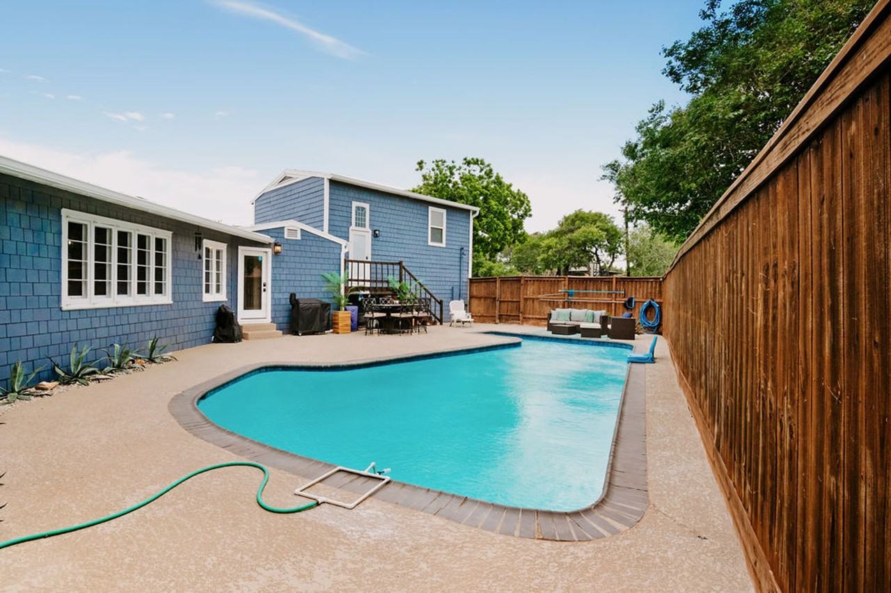 134 Sinclair St #1268404P - Photo 4 of 34