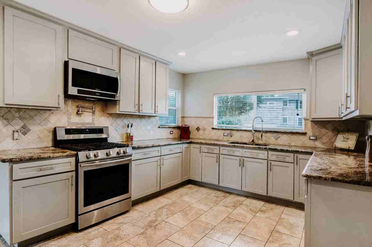 134 Sinclair St #1268404P - Photo 6 of 34