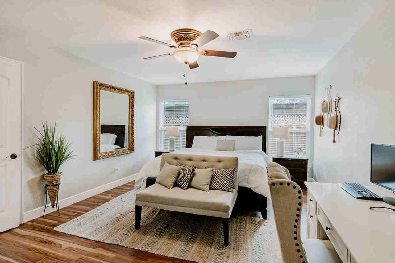 134 Sinclair St #1268404P - Photo 7 of 34