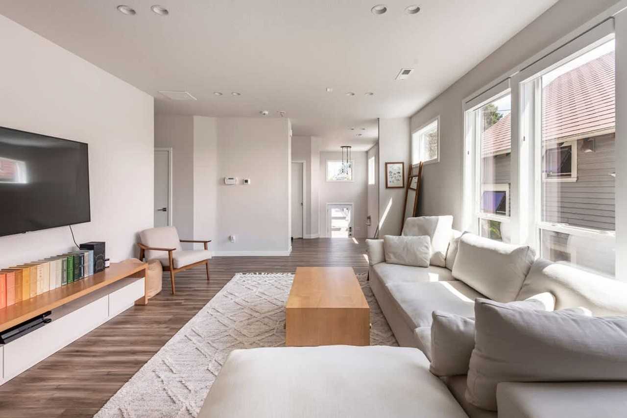 5177 Northeast 14th Place - Photo 7 of 50