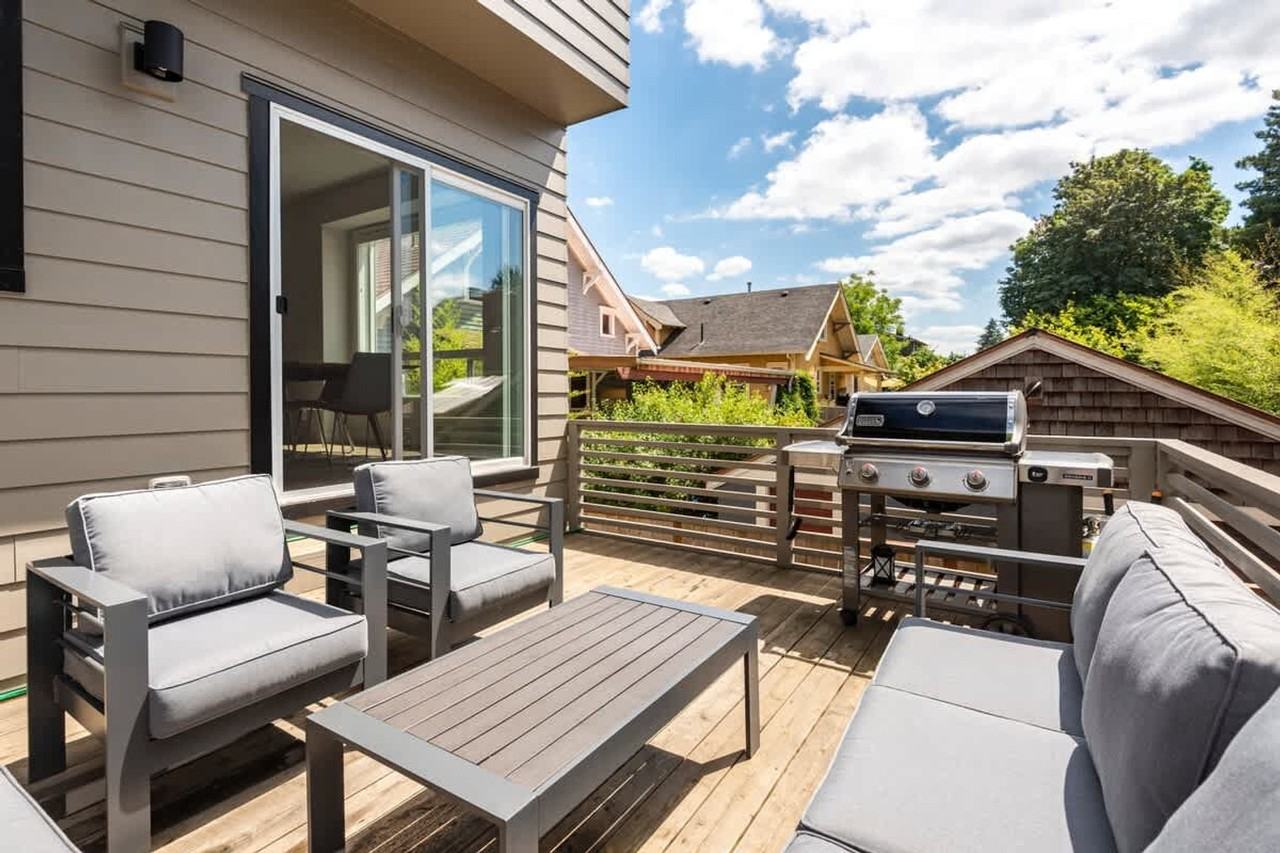 5177 Northeast 14th Place - Photo 2 of 84