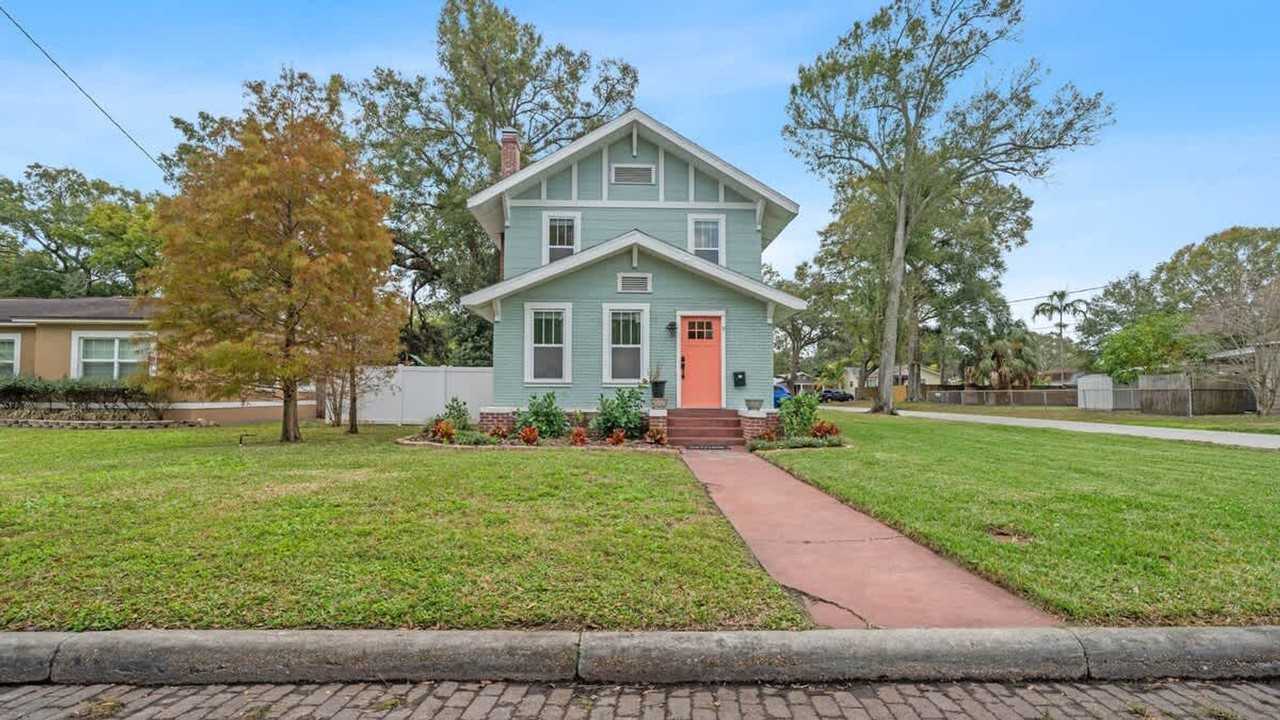 720 1/2 West Woodlawn Avenue - Photo 3 of 75