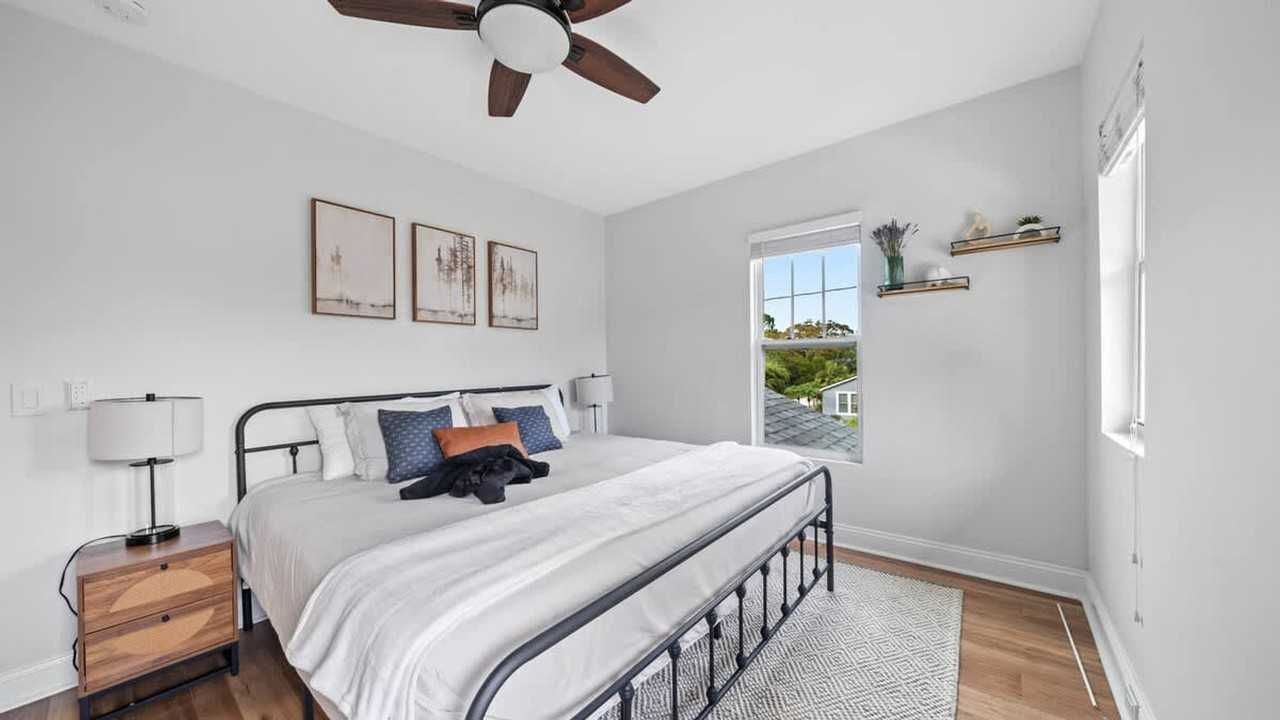 720 1/2 West Woodlawn Avenue - Photo 6 of 75