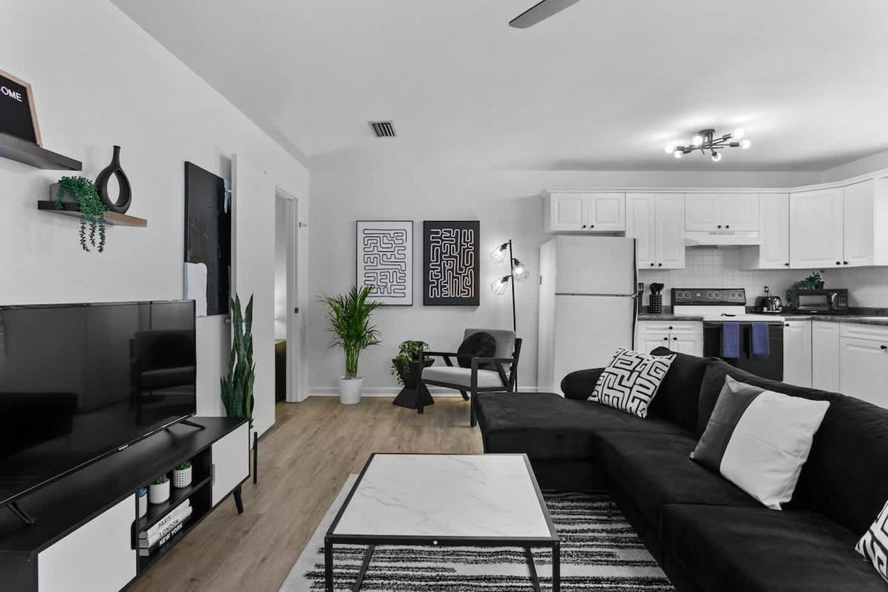 2401 Gordon St #1271941P - Photo 2 of 19