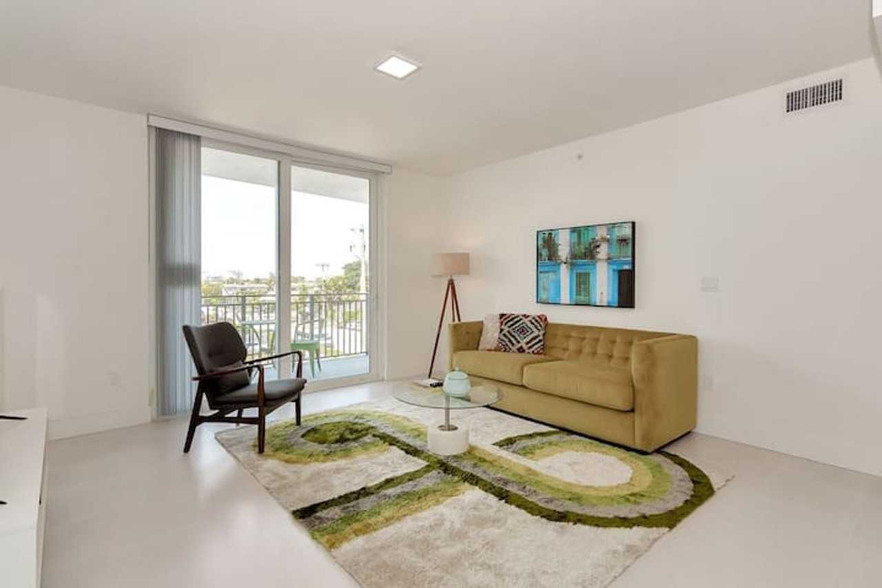 1710 Southwest 27th Avenue - Photo 3 of 29