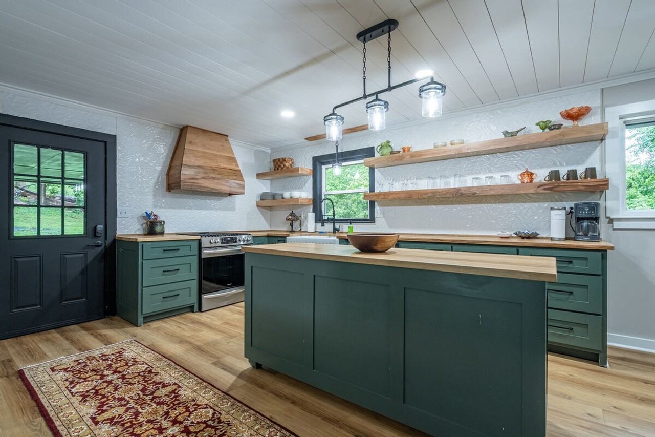 236 Pioneer Trl #1272825P - Photo 3 of 49