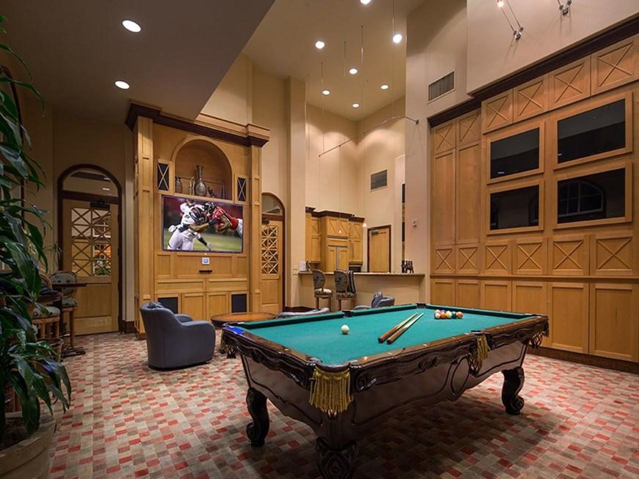 9263 Regents Road - Photo 7 of 11