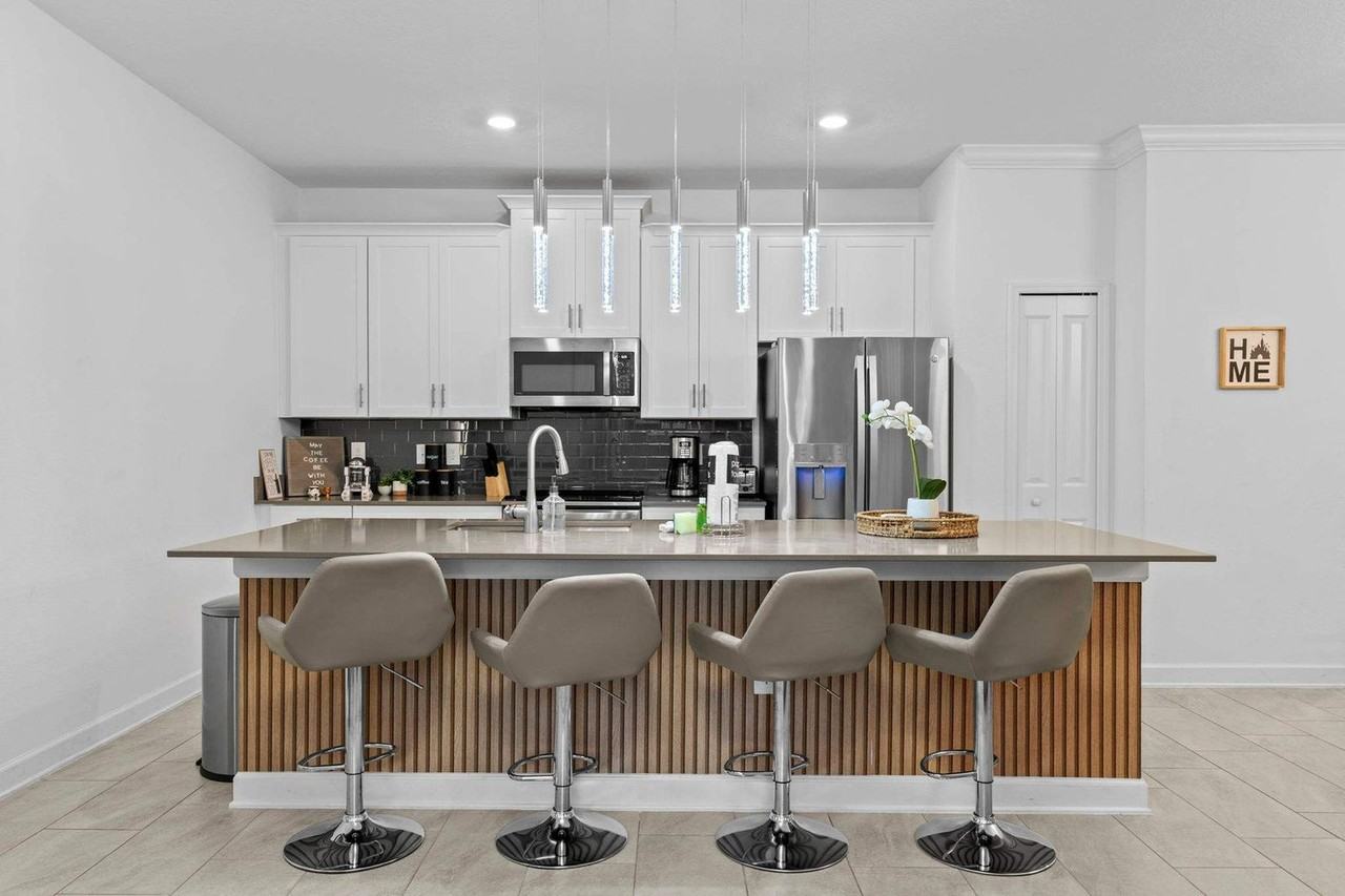 1178 1178 Kingsbarn Street #1280973P - Photo 2 of 48