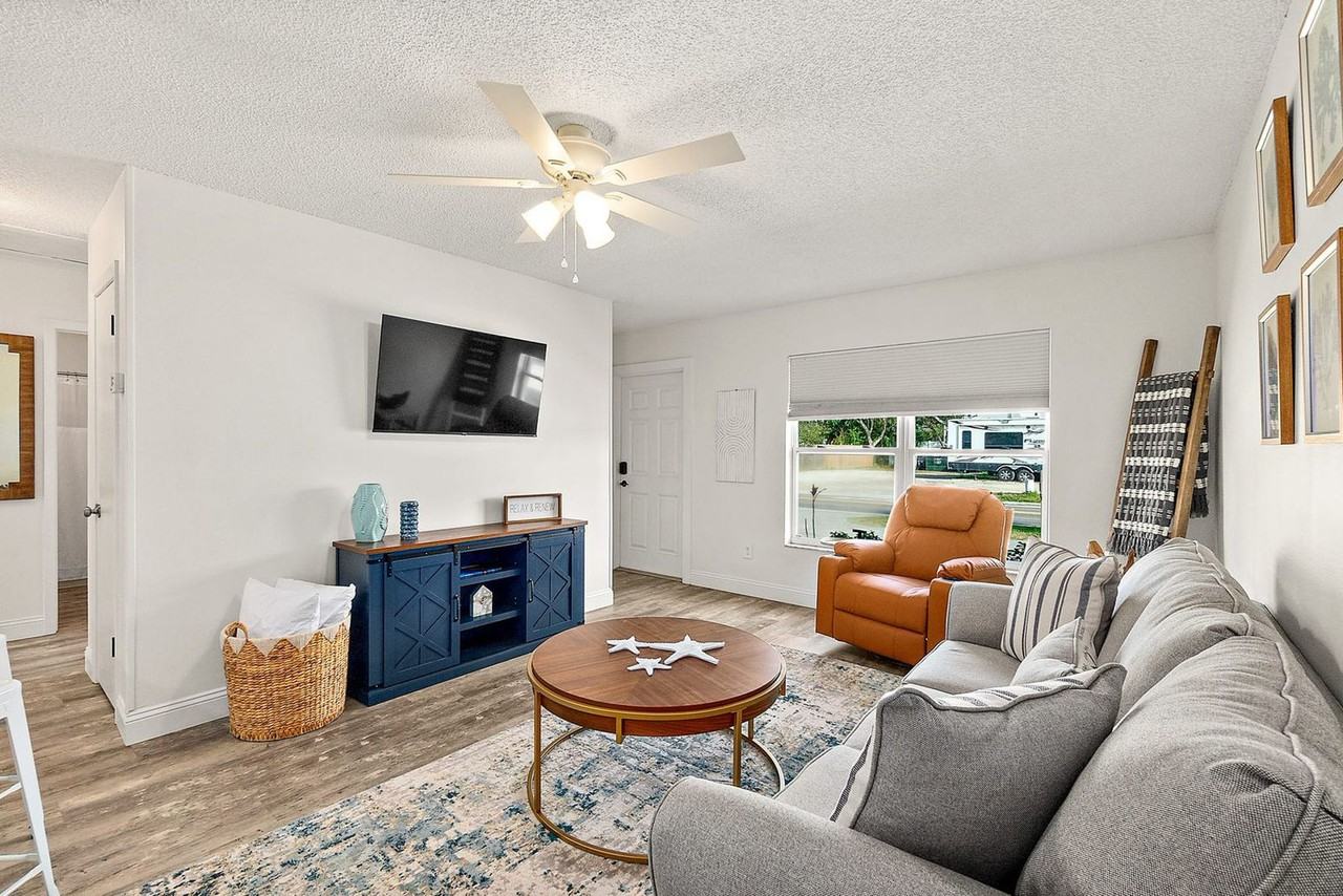 103 A St #1281920P - Photo 2 of 27